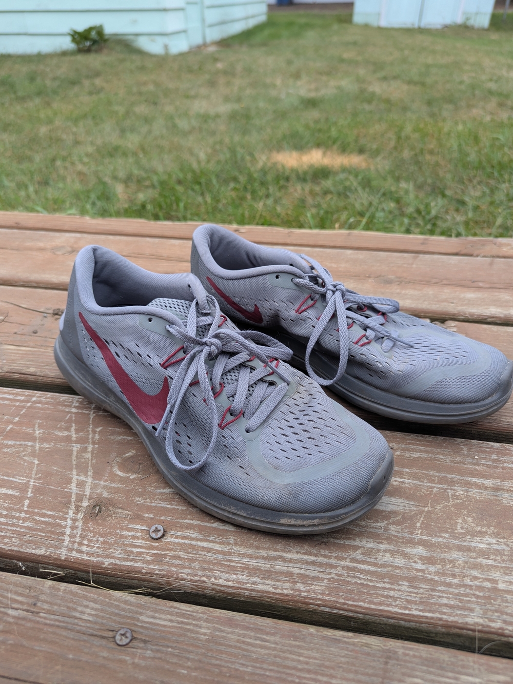Nike Women’s Gray Running Shoes Size 9